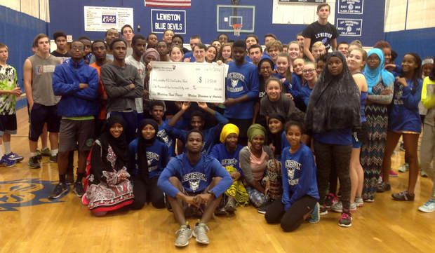 Modern Woodmen gives to Lewiston runners